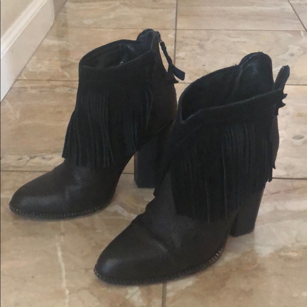 Cynthia Vincent fringe booties - Picture 3 of 5